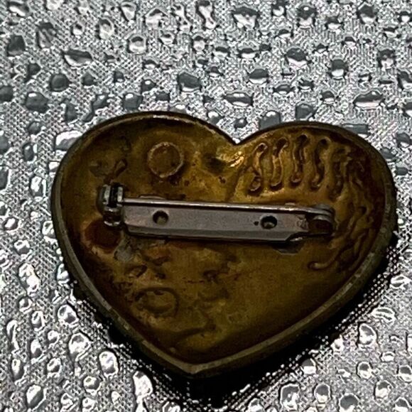 Heart With Whimsical Face Picasso Style BroochGold Tone Brutalist Pin Bohemian  - Picture 7 of 7